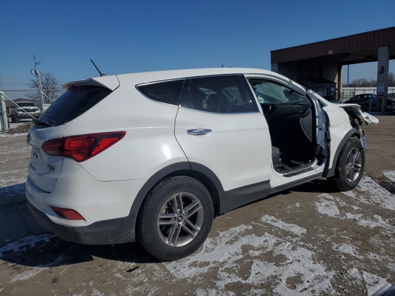 2018 Hyundai Santa Fe - Image 3