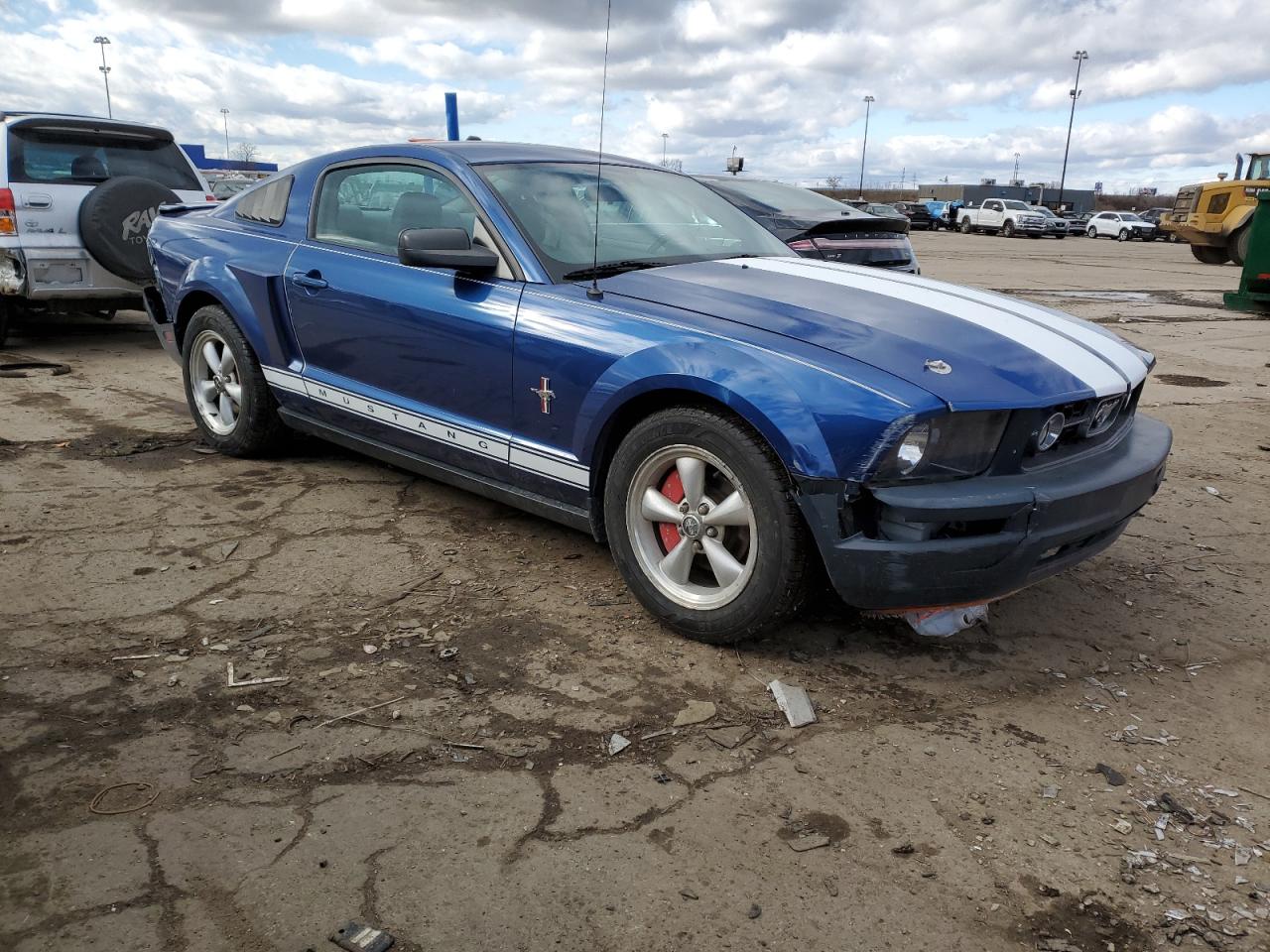 2007 Ford Mustang - Image 4