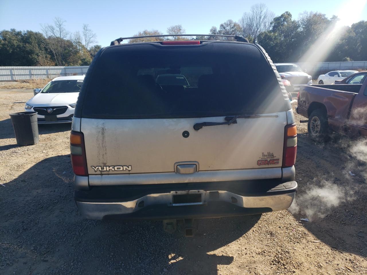 2002 GMC Yukon - Image 6