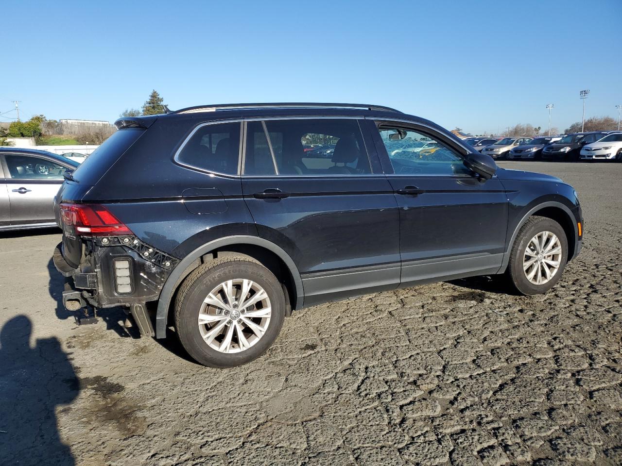 2019 Volkswagen Tiguan - Image 3