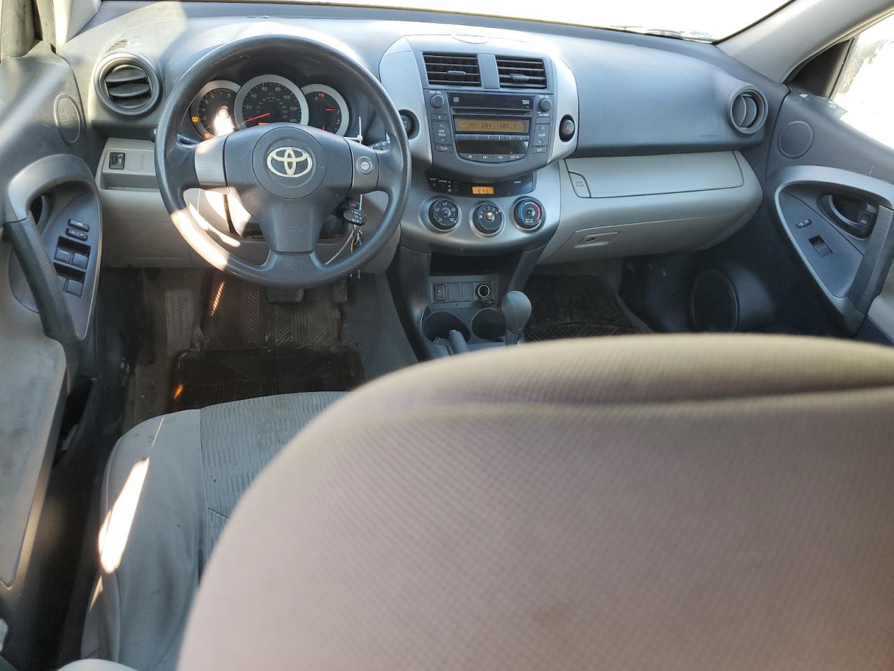 2011 Toyota RAV 4 - Image 8
