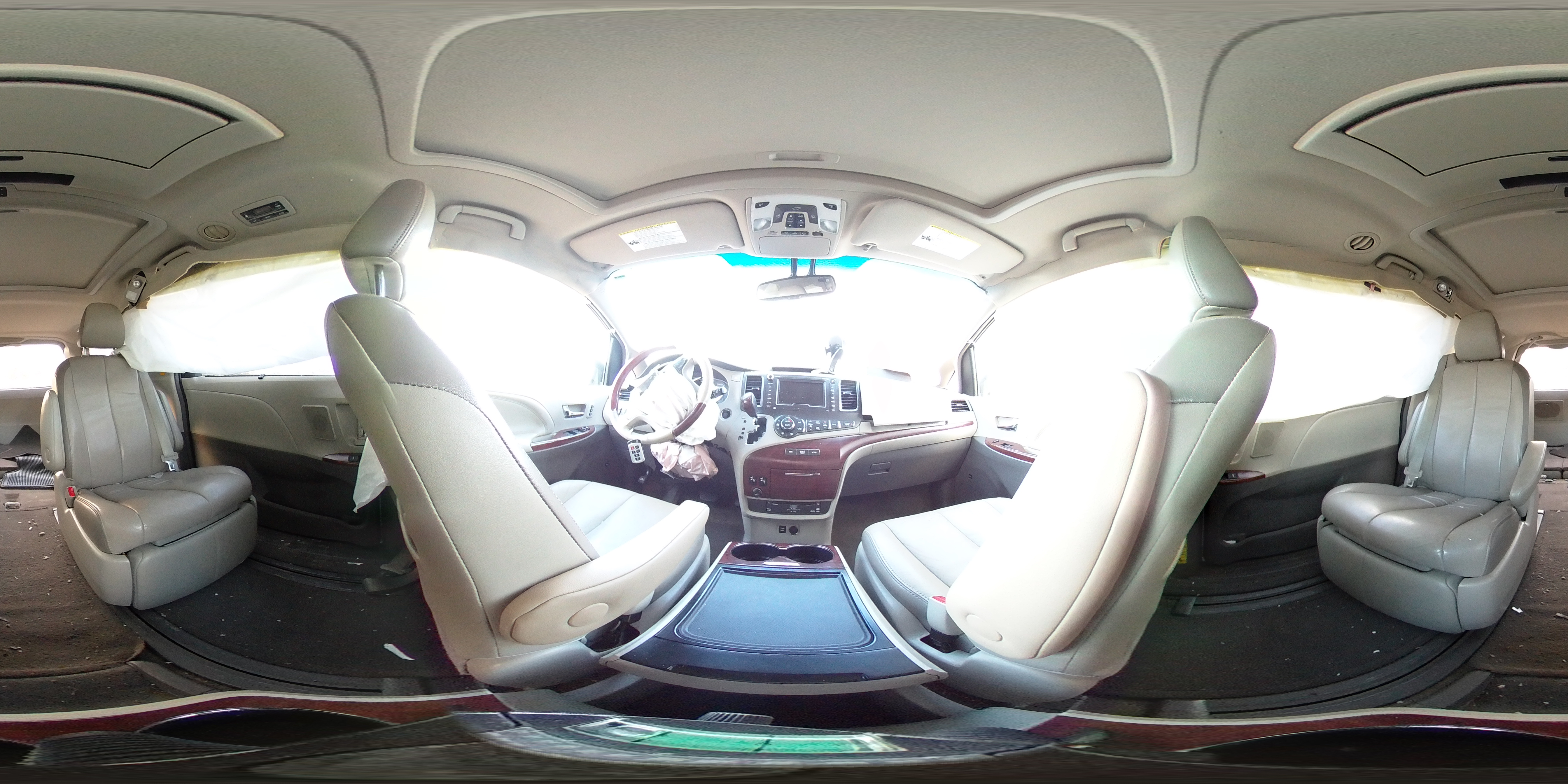 2013 Toyota Sienna - Image 14
