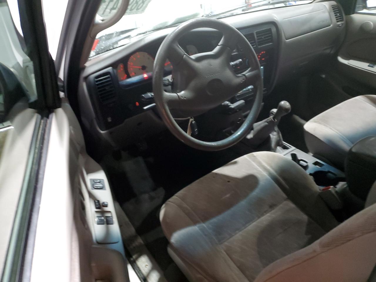 2004 Toyota Tacoma - Image 8