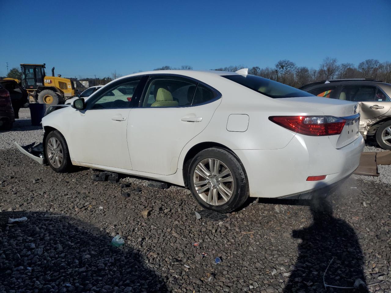 2015 Lexus ES - Image 2
