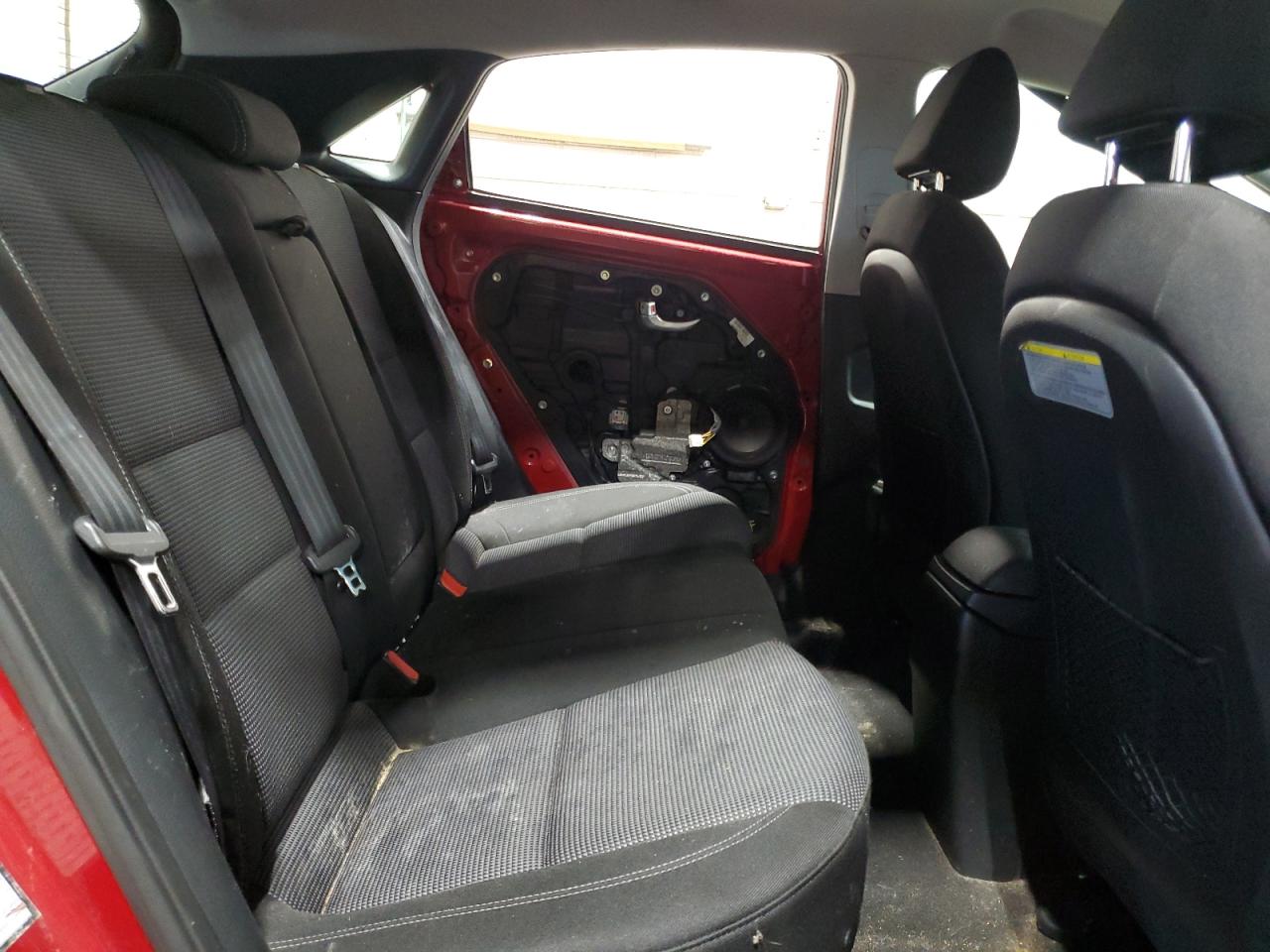 2016 Hyundai Elantra - Image 12