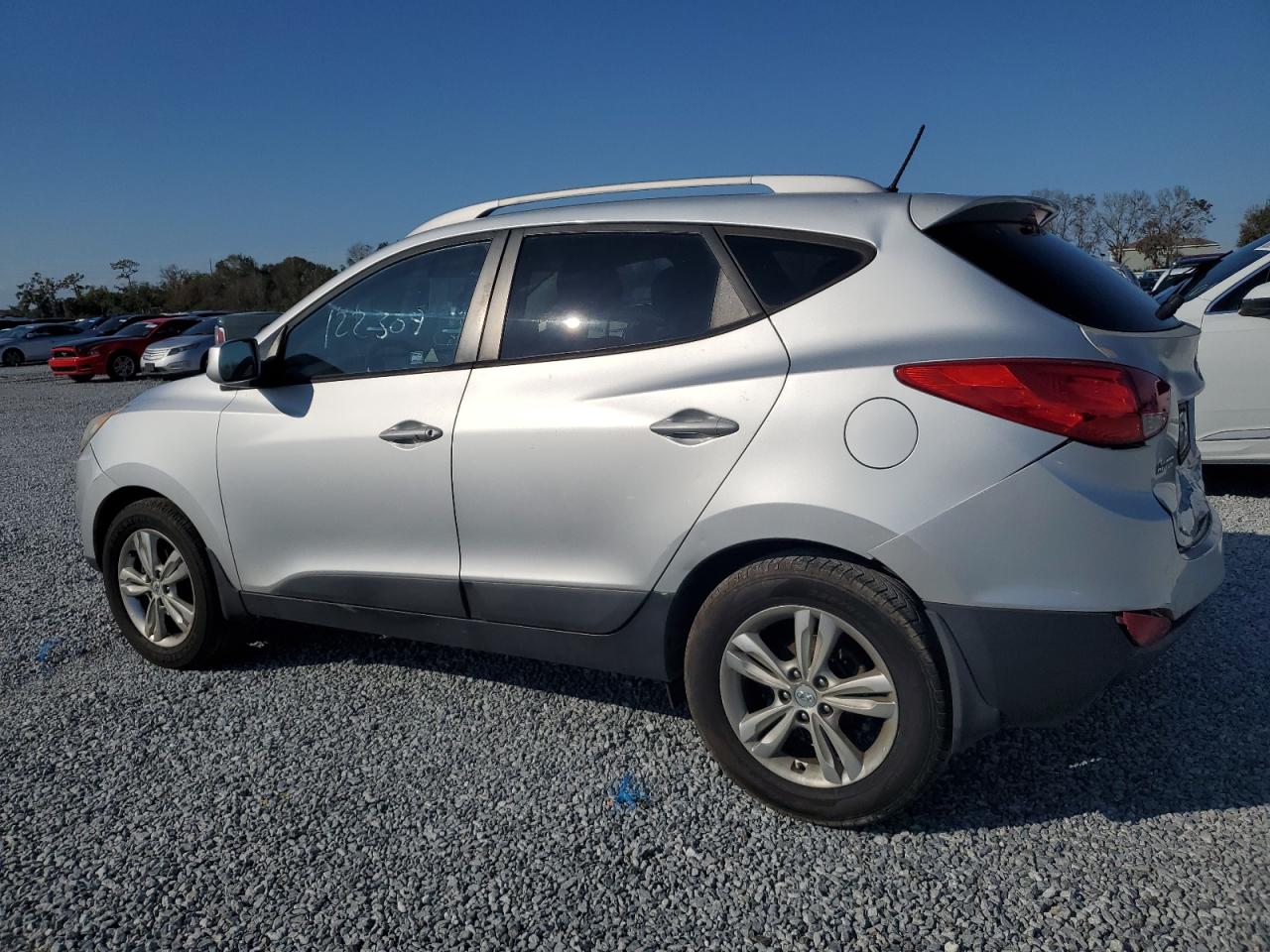 2011 Hyundai Tucson - Image 2