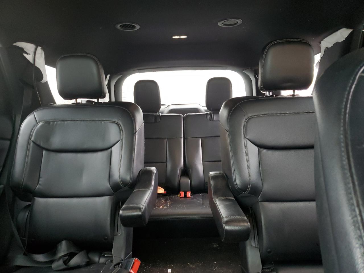 2020 Ford Explorer - Image 10