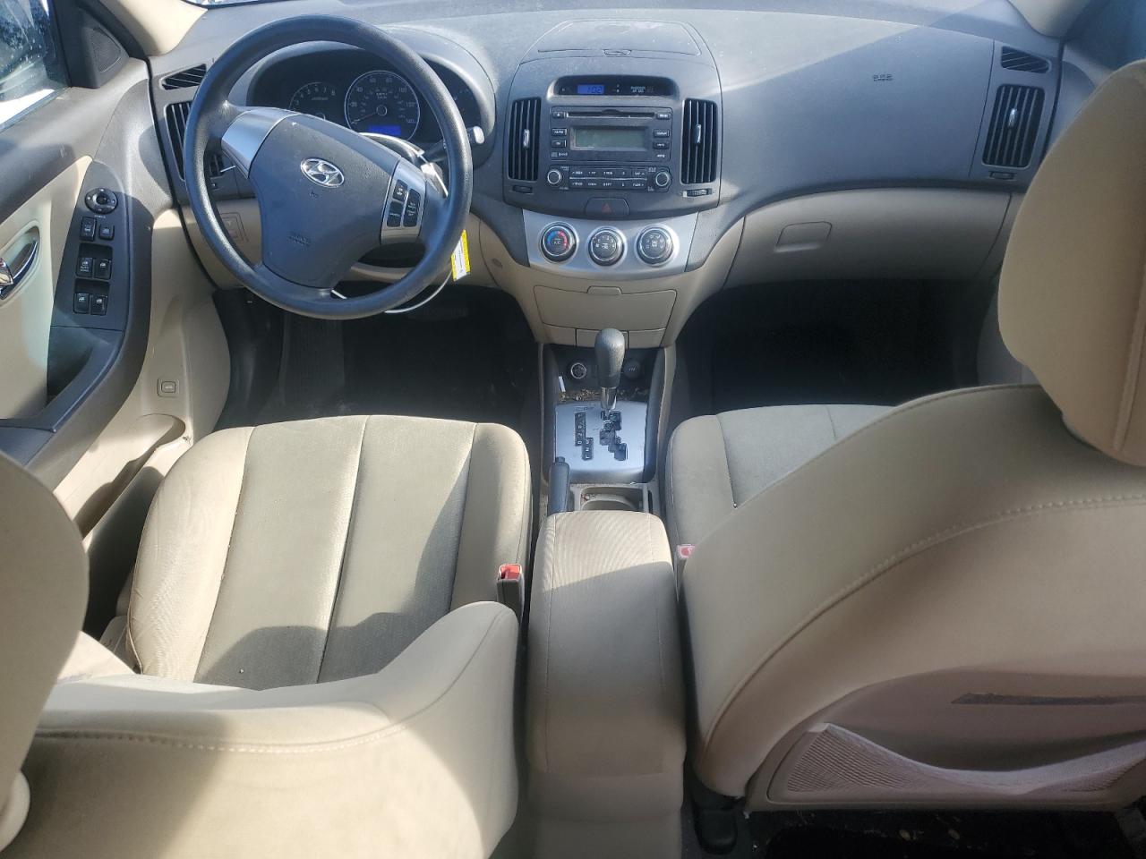 2010 Hyundai Elantra - Image 8