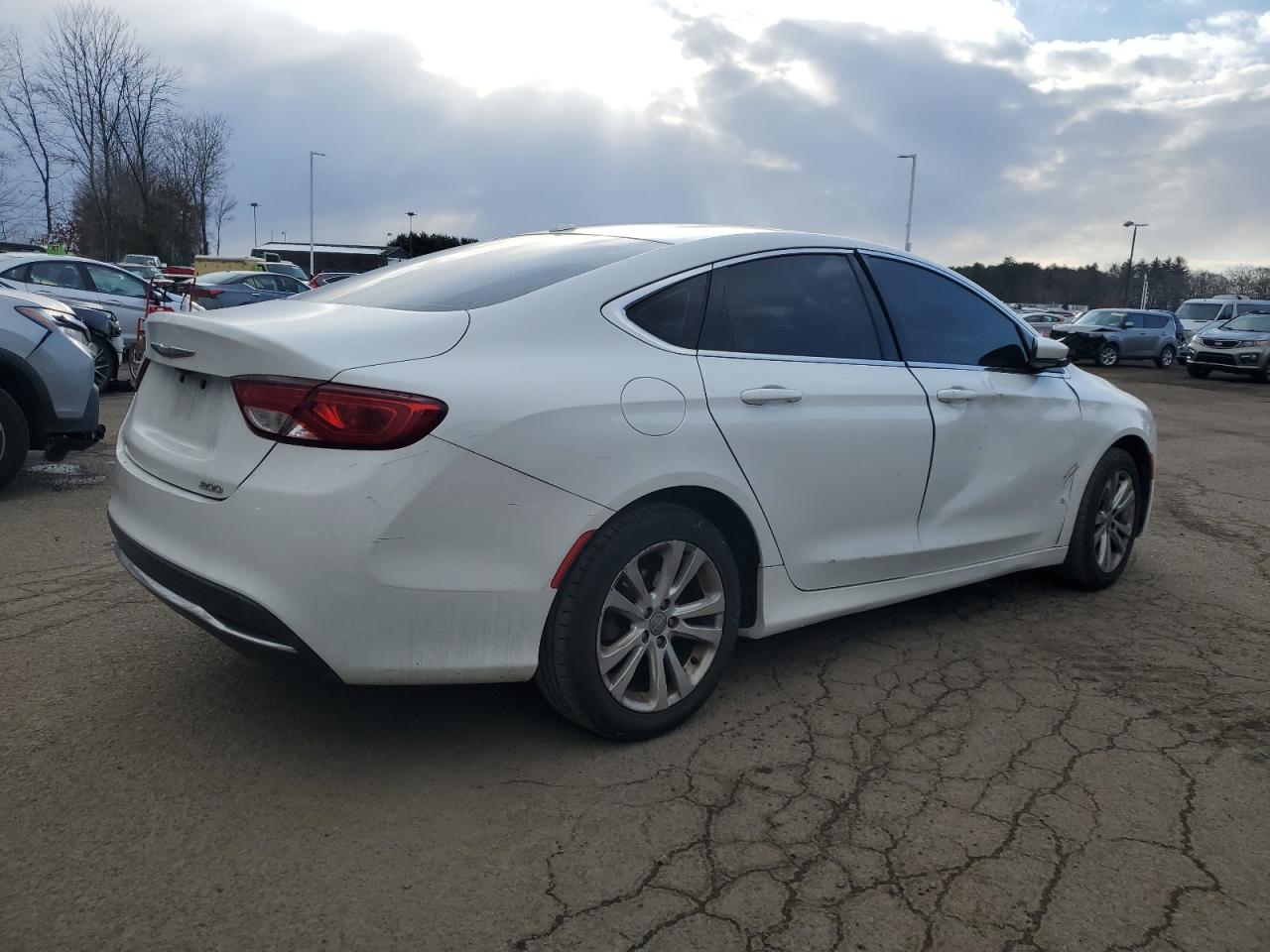 2015 Chrysler 200 - Image 3