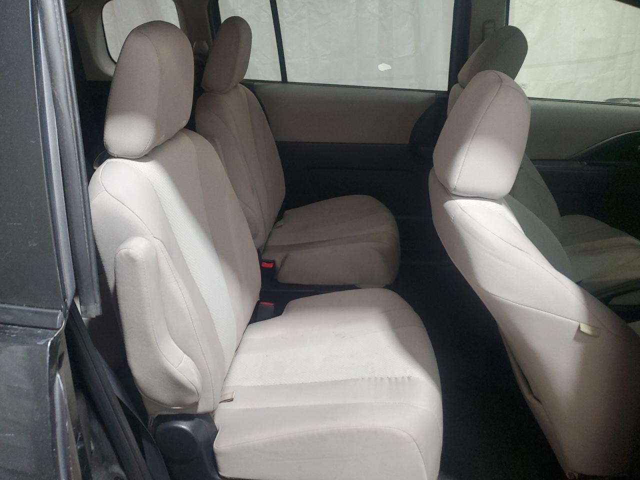 2013 Mazda 5 - Image 11