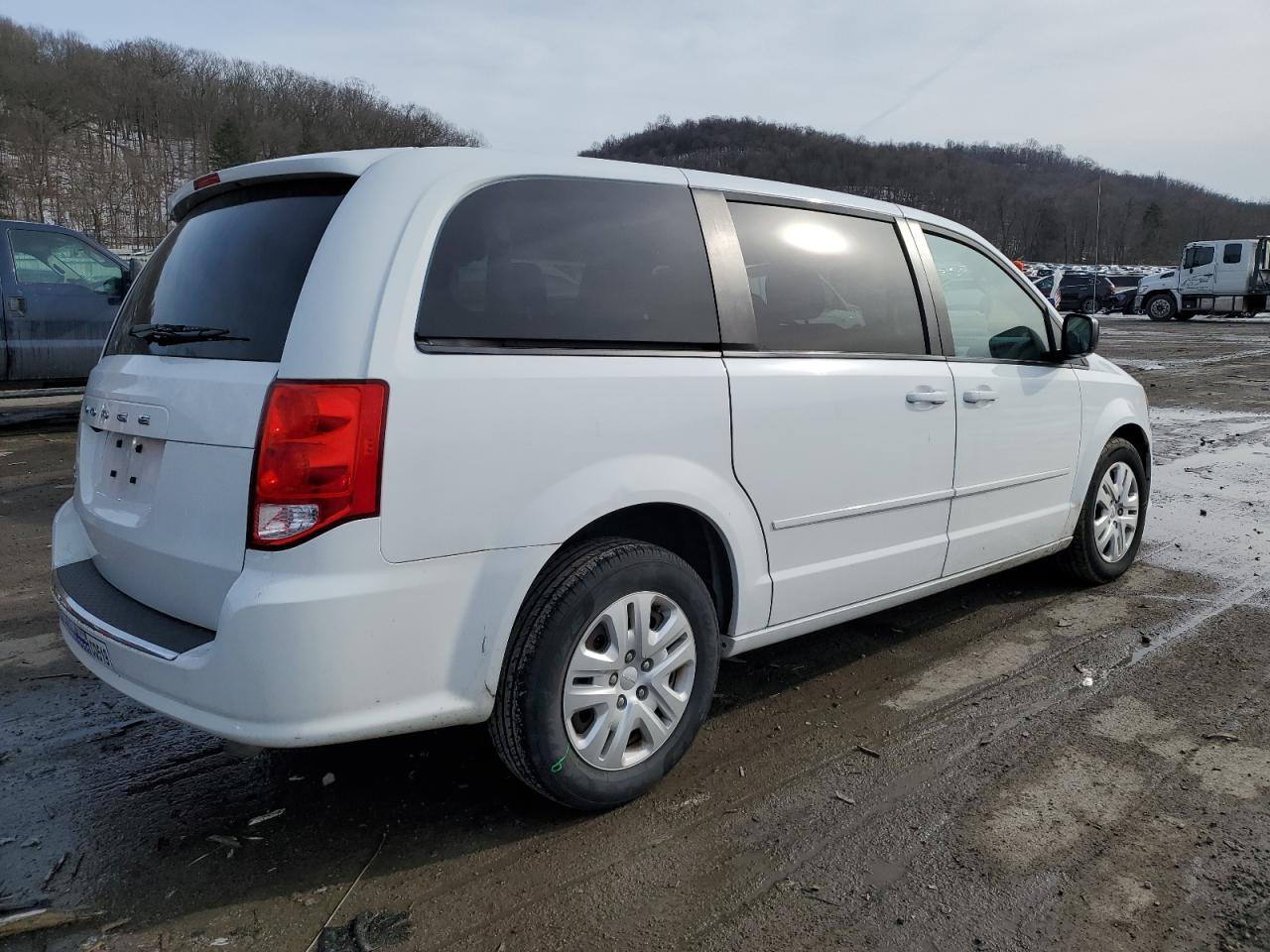 2017 Dodge Caravan - Image 3