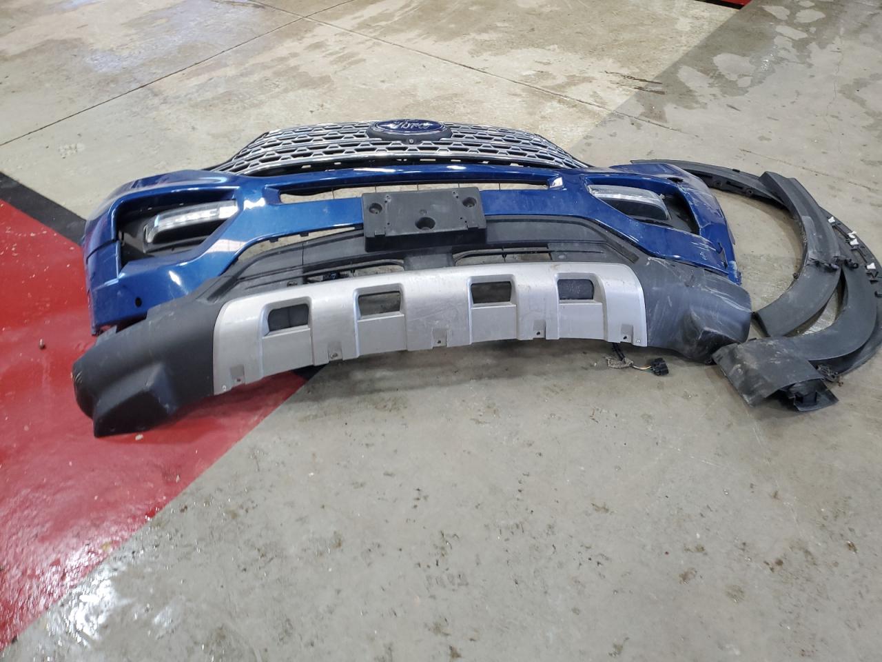 2020 Ford Explorer - Image 13
