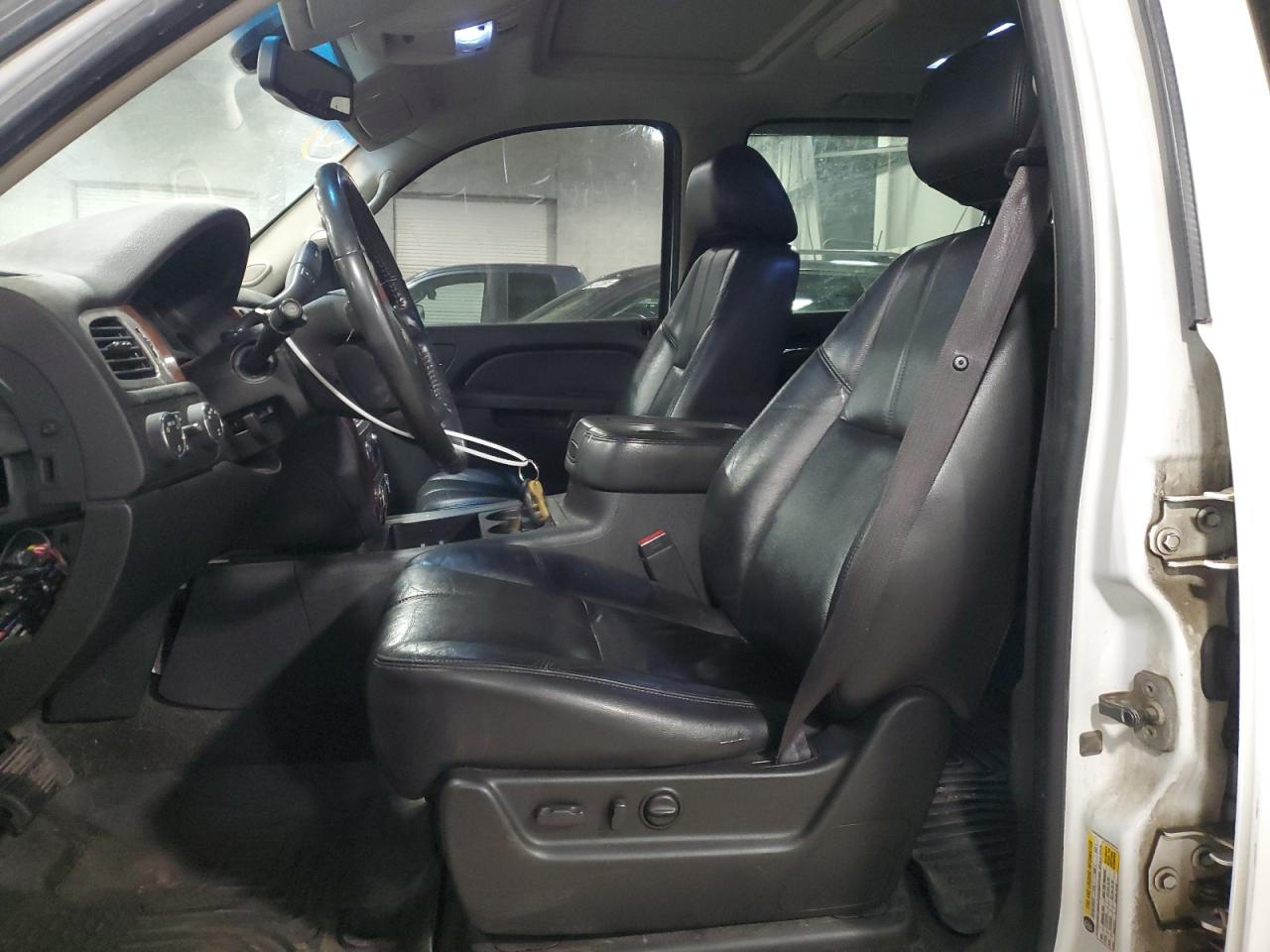 2010 Chevrolet Tahoe - Image 7