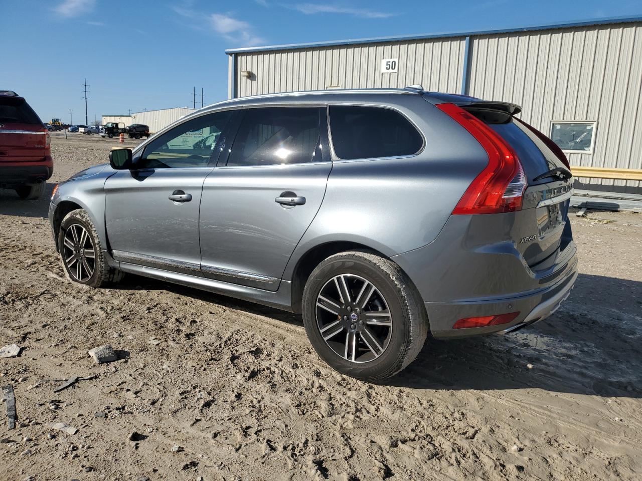 2017 Volvo XC60 - Image 2