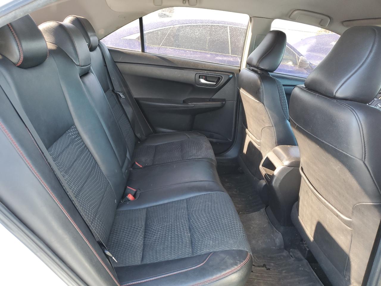 2015 Toyota Camry - Image 10