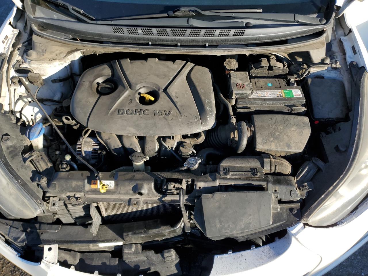 2014 Hyundai Elantra - Image 11