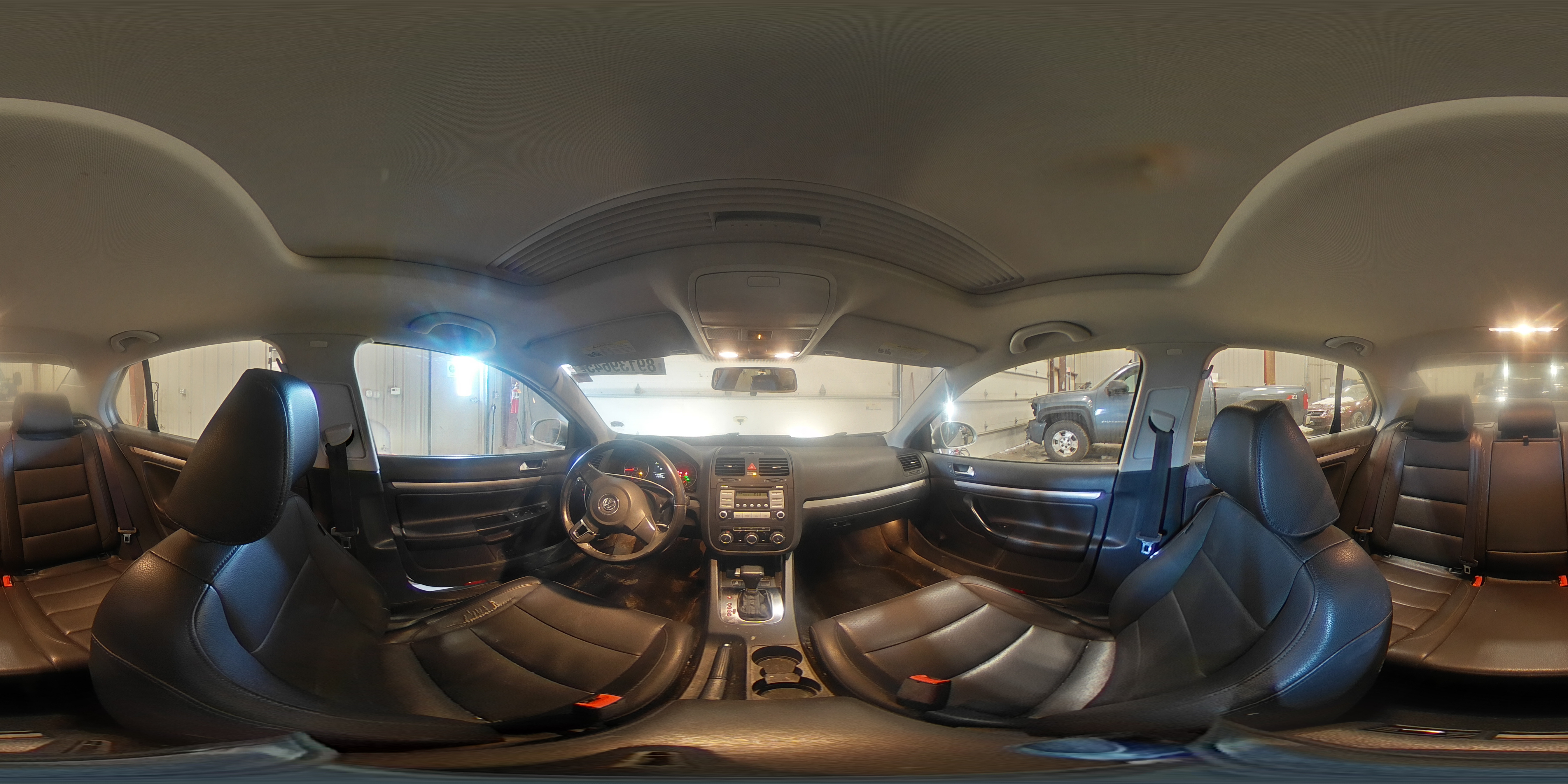 2010 Volkswagen Jetta - Image 13