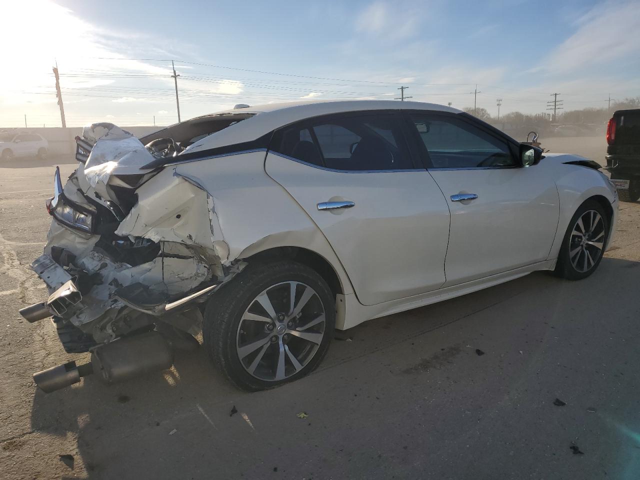 2017 Nissan Maxima - Image 3