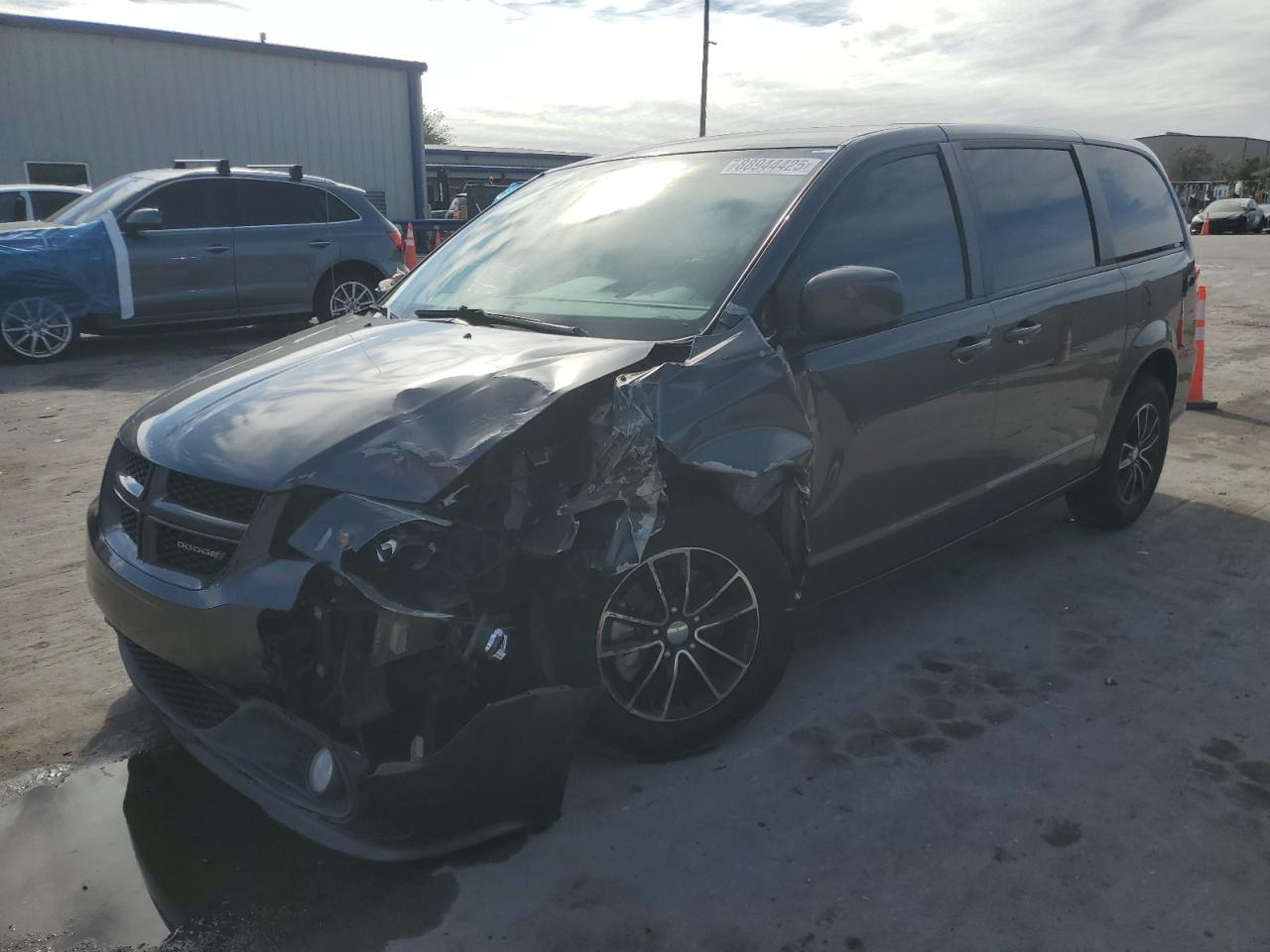 2019 Dodge Caravan - Image 1