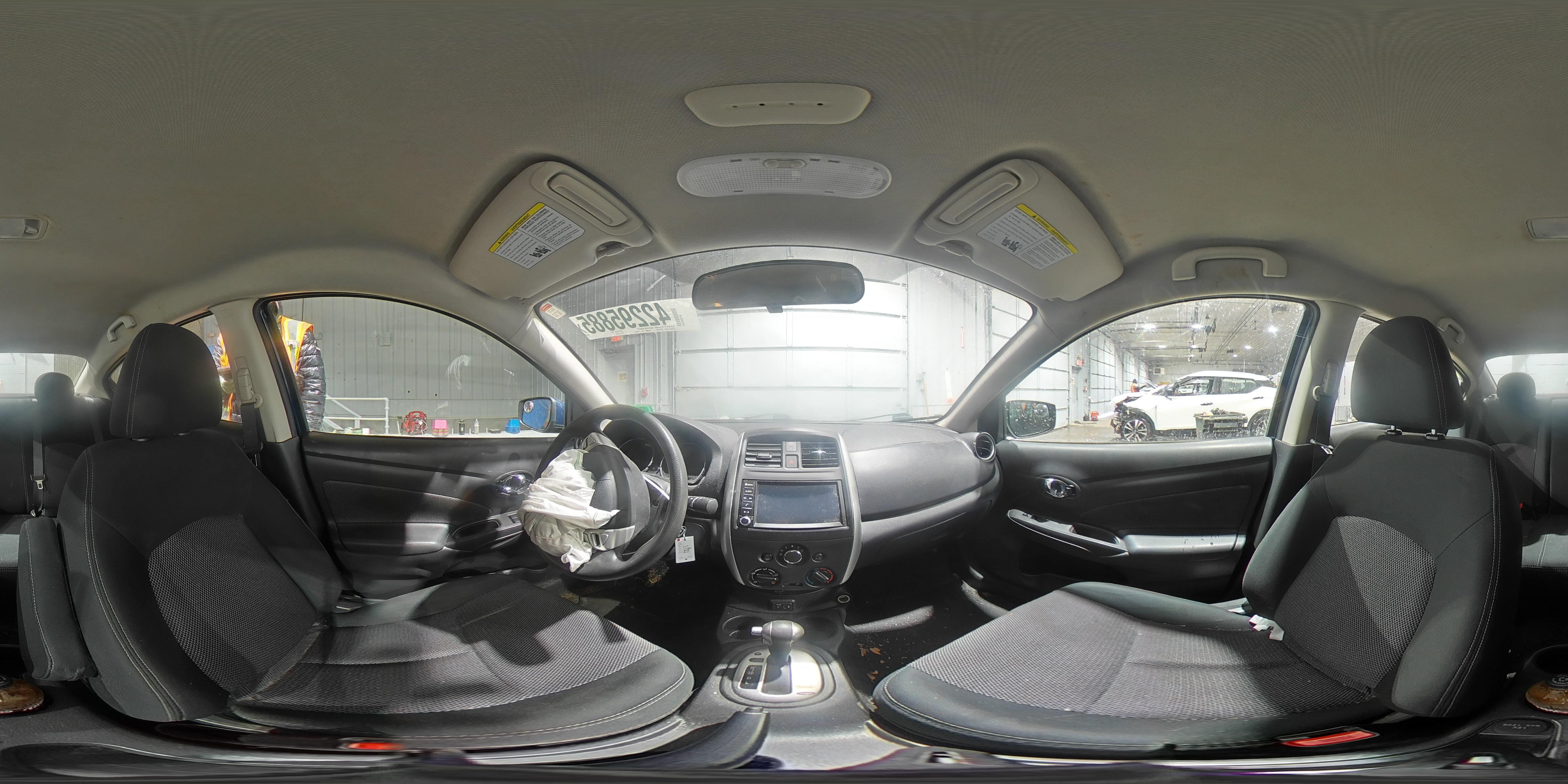 2019 Nissan Versa - Image 15