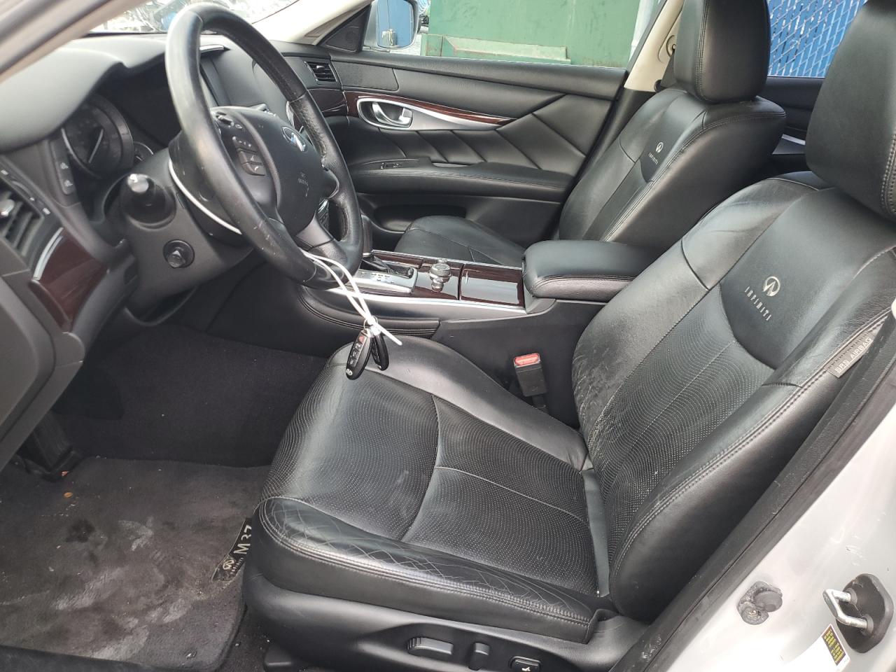2013 Infiniti M - Image 7