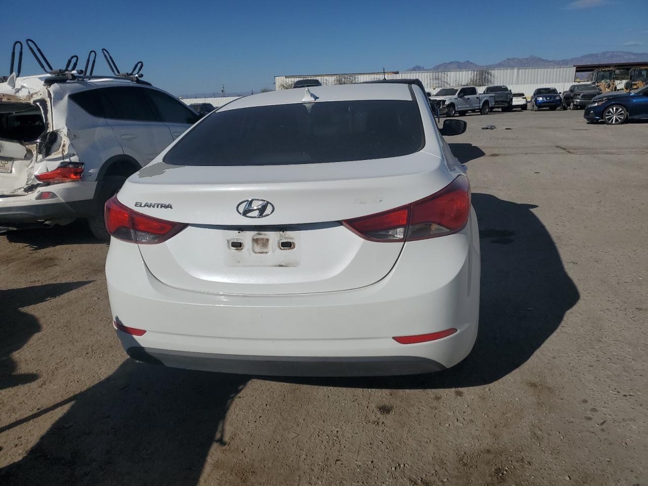2015 Hyundai Elantra - Image 6