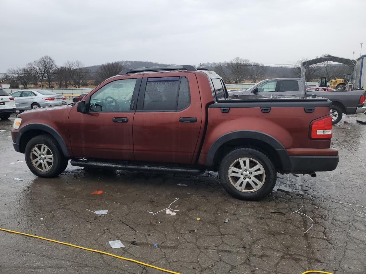 2010 Ford Explorer - Image 2