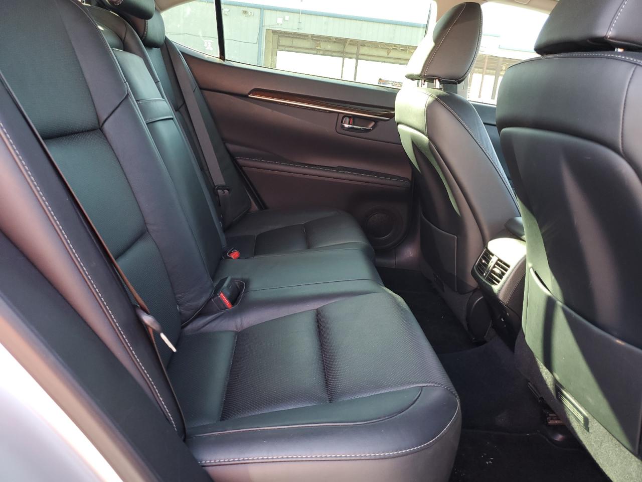 2013 Lexus ES - Image 10