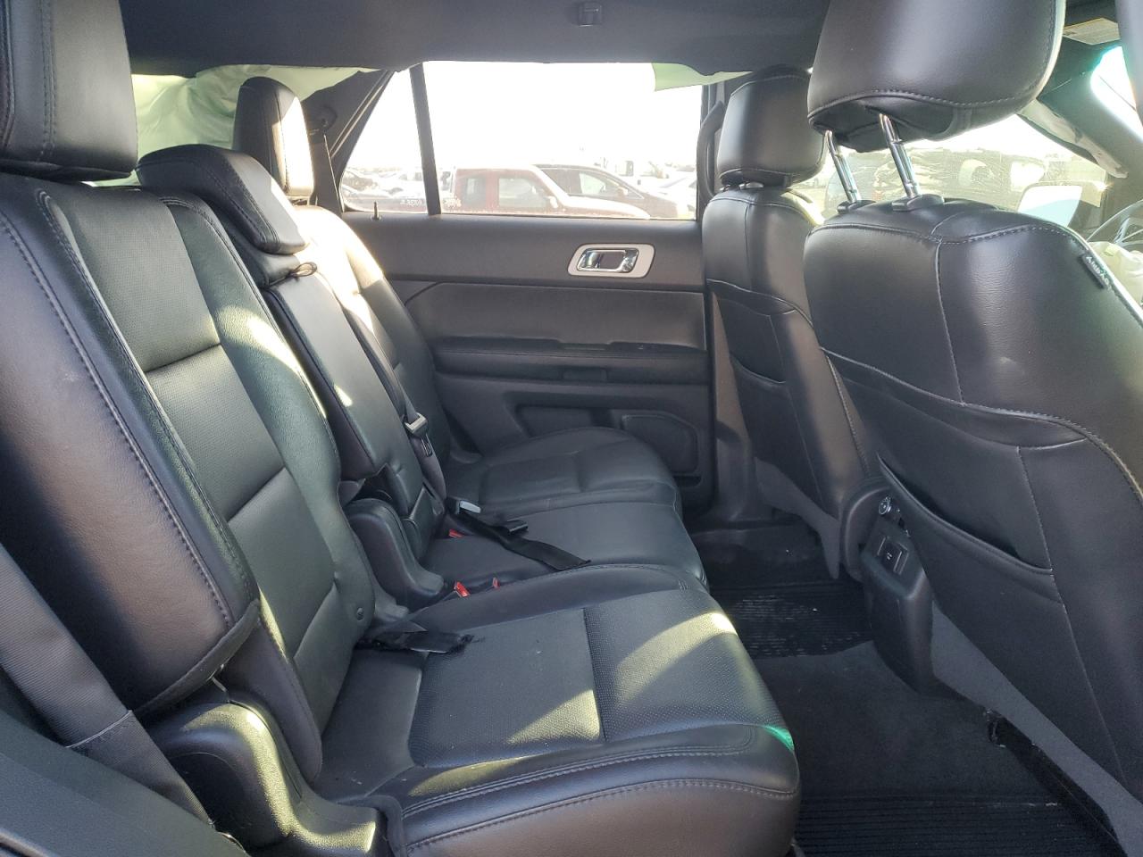 2014 Ford Explorer - Image 11