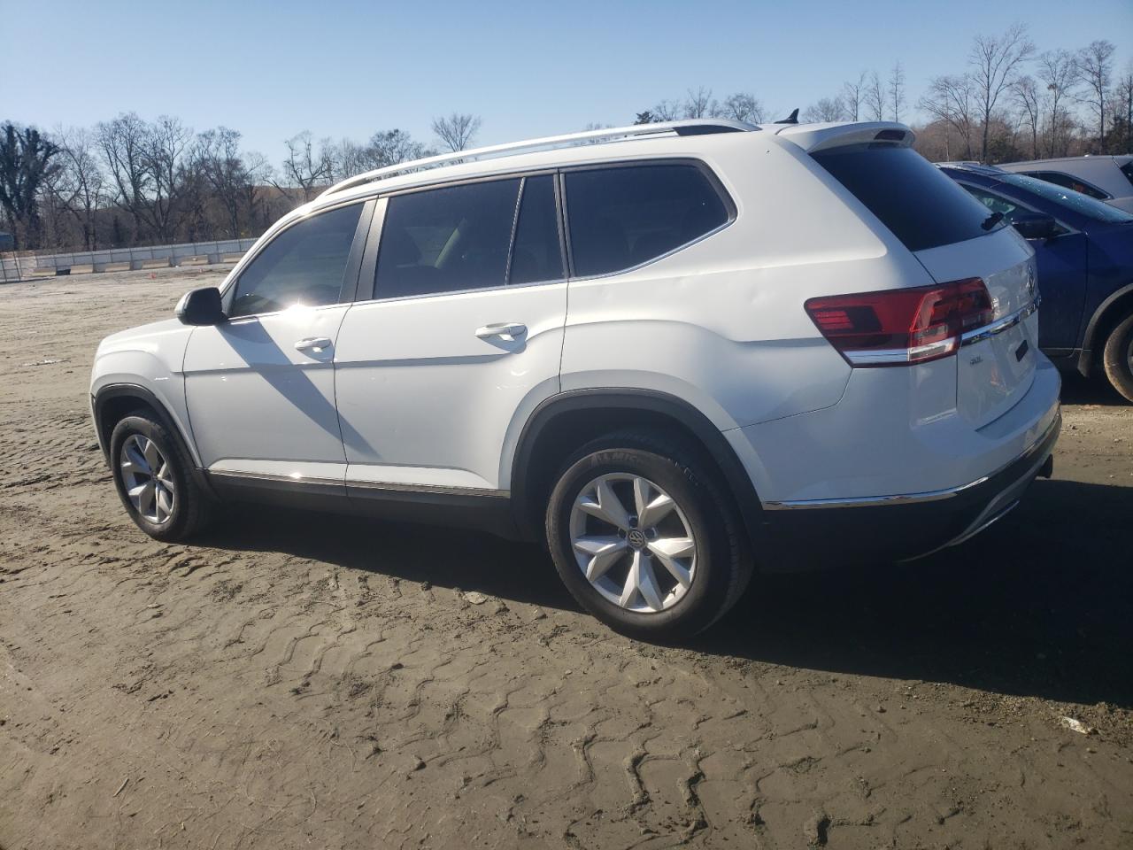2018 Volkswagen Atlas - Image 2