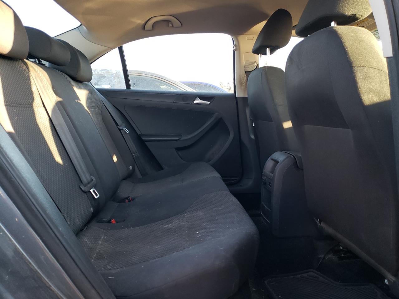 2014 Volkswagen Jetta - Image 10