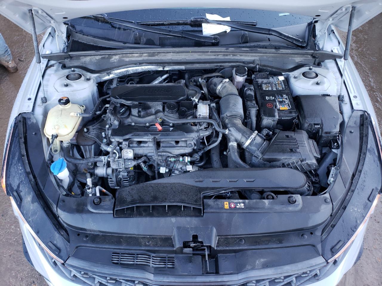 2023 Kia K5 - Image 11