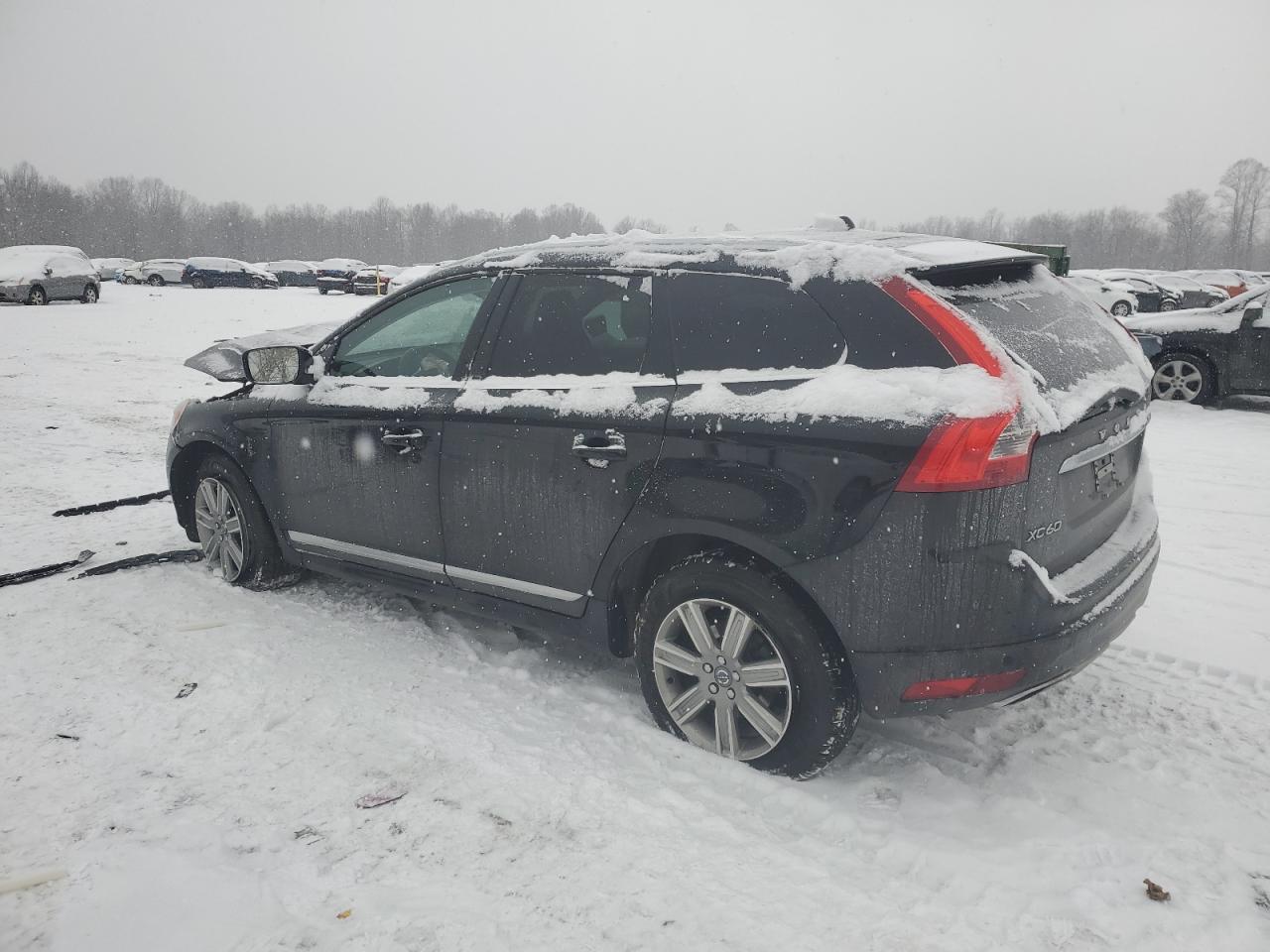 2017 Volvo XC60 - Image 2