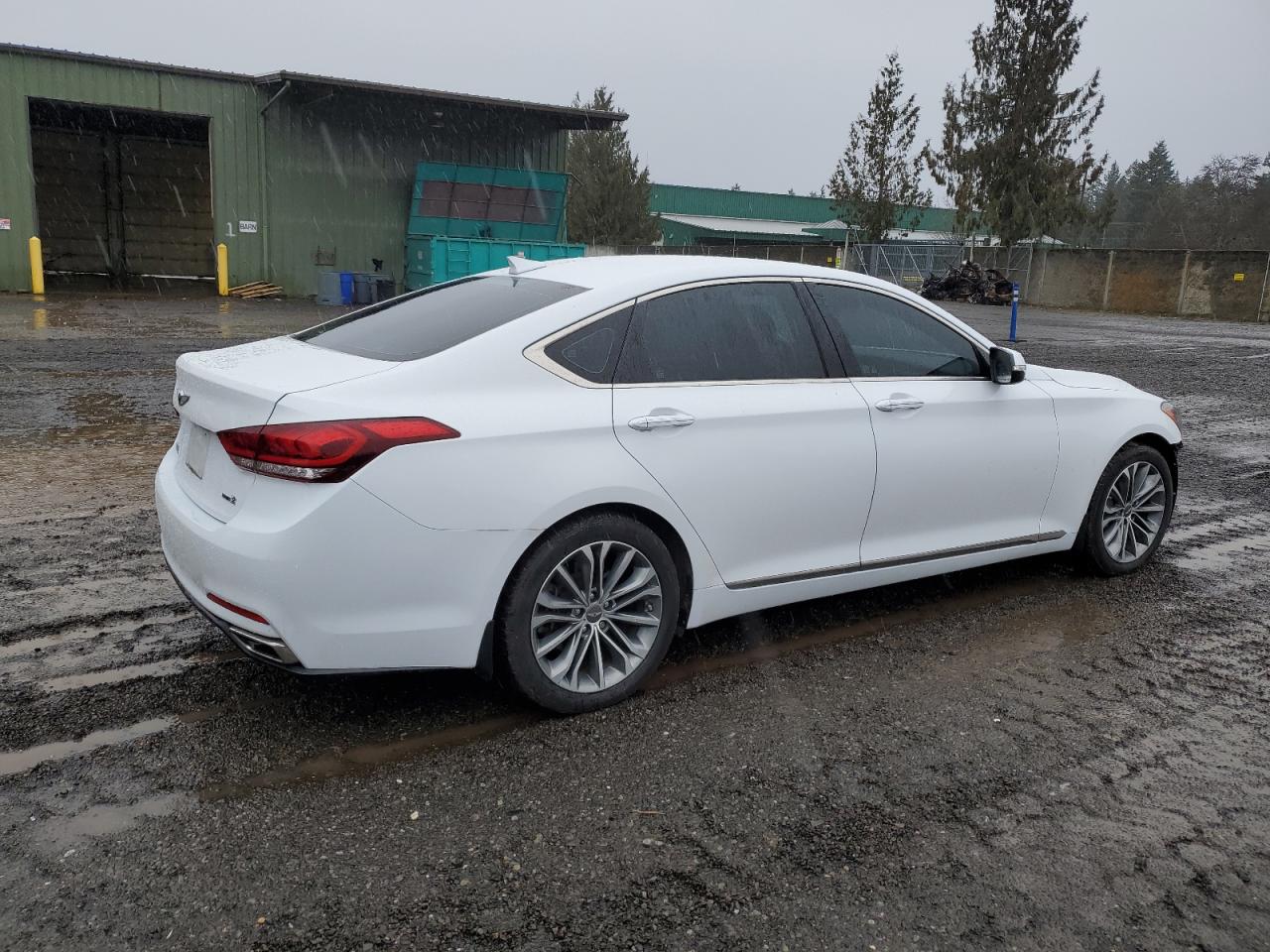 2016 Hyundai Genesis - Image 3