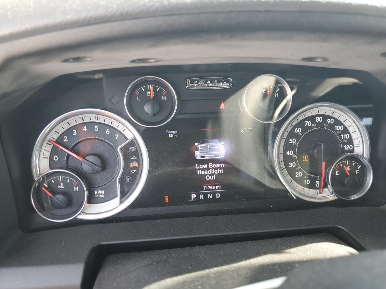 2016 RAM 1500 - Image 9