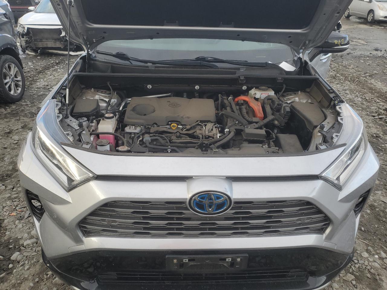 2020 Toyota RAV 4 - Image 12