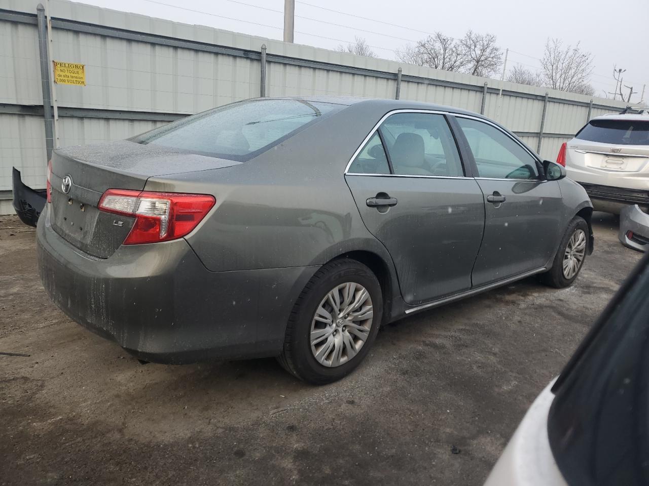 2014 Toyota Camry - Image 3