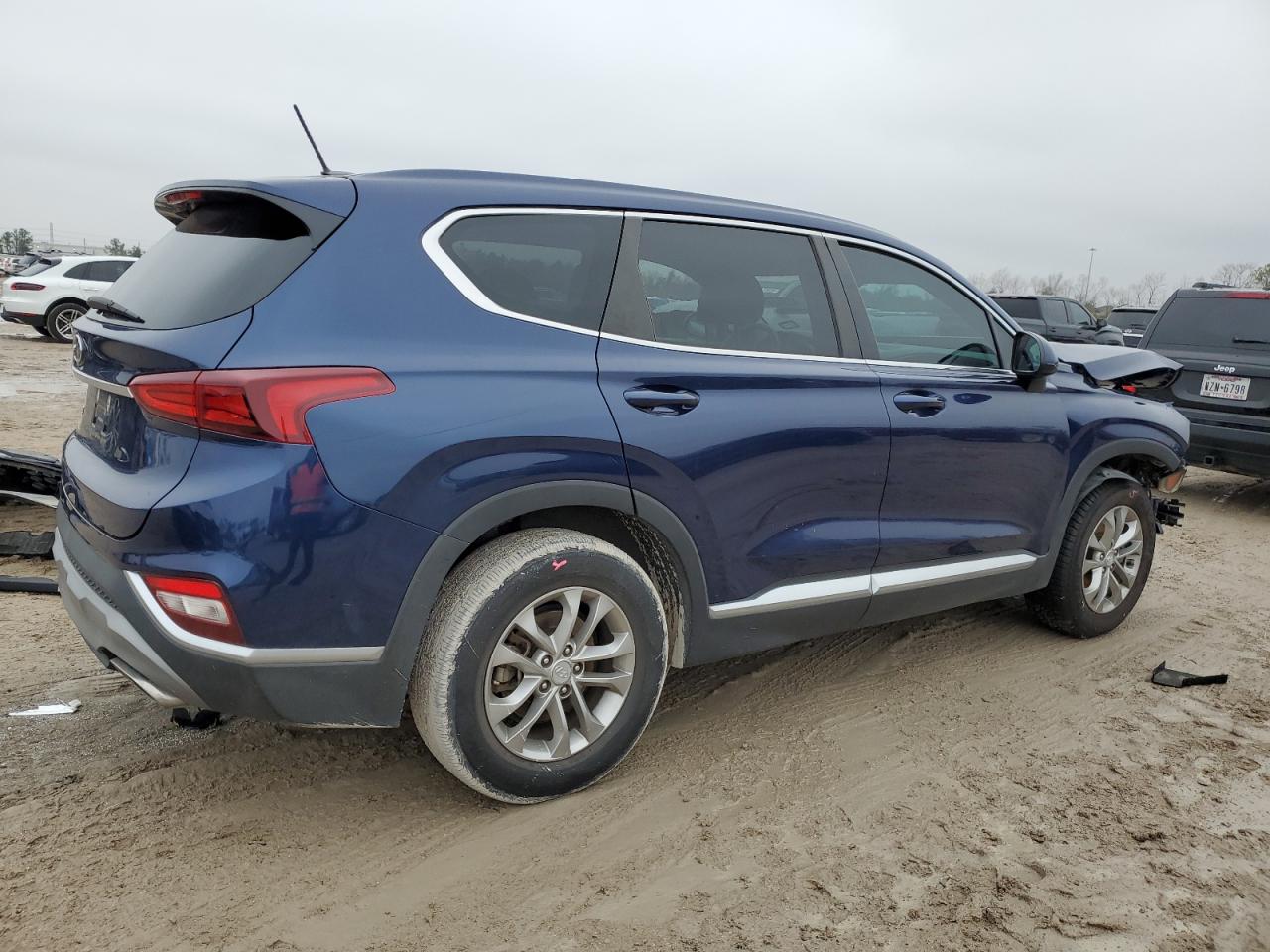 2019 Hyundai Santa Fe - Image 3