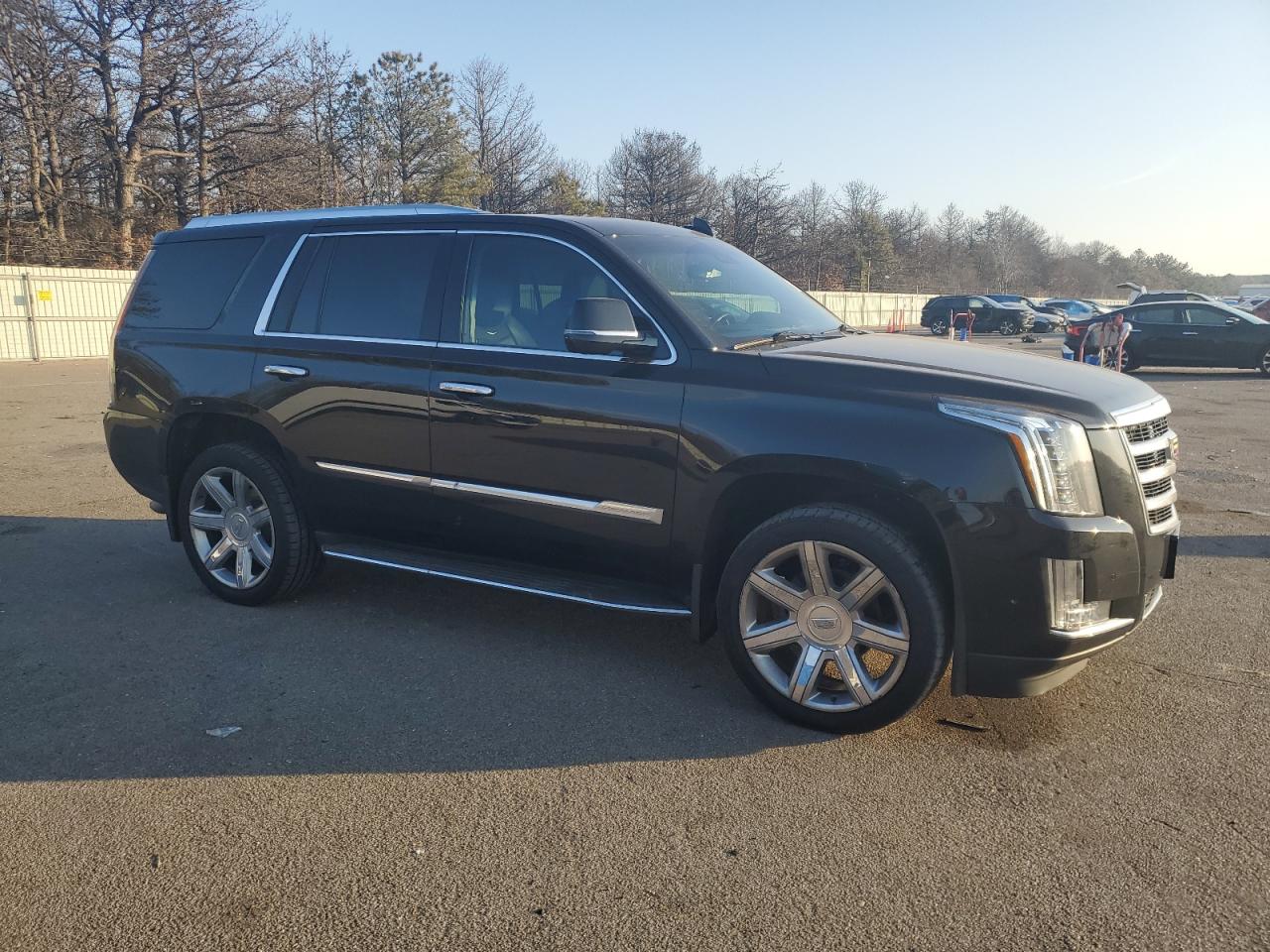 2018 Cadillac Escalade - Image 4