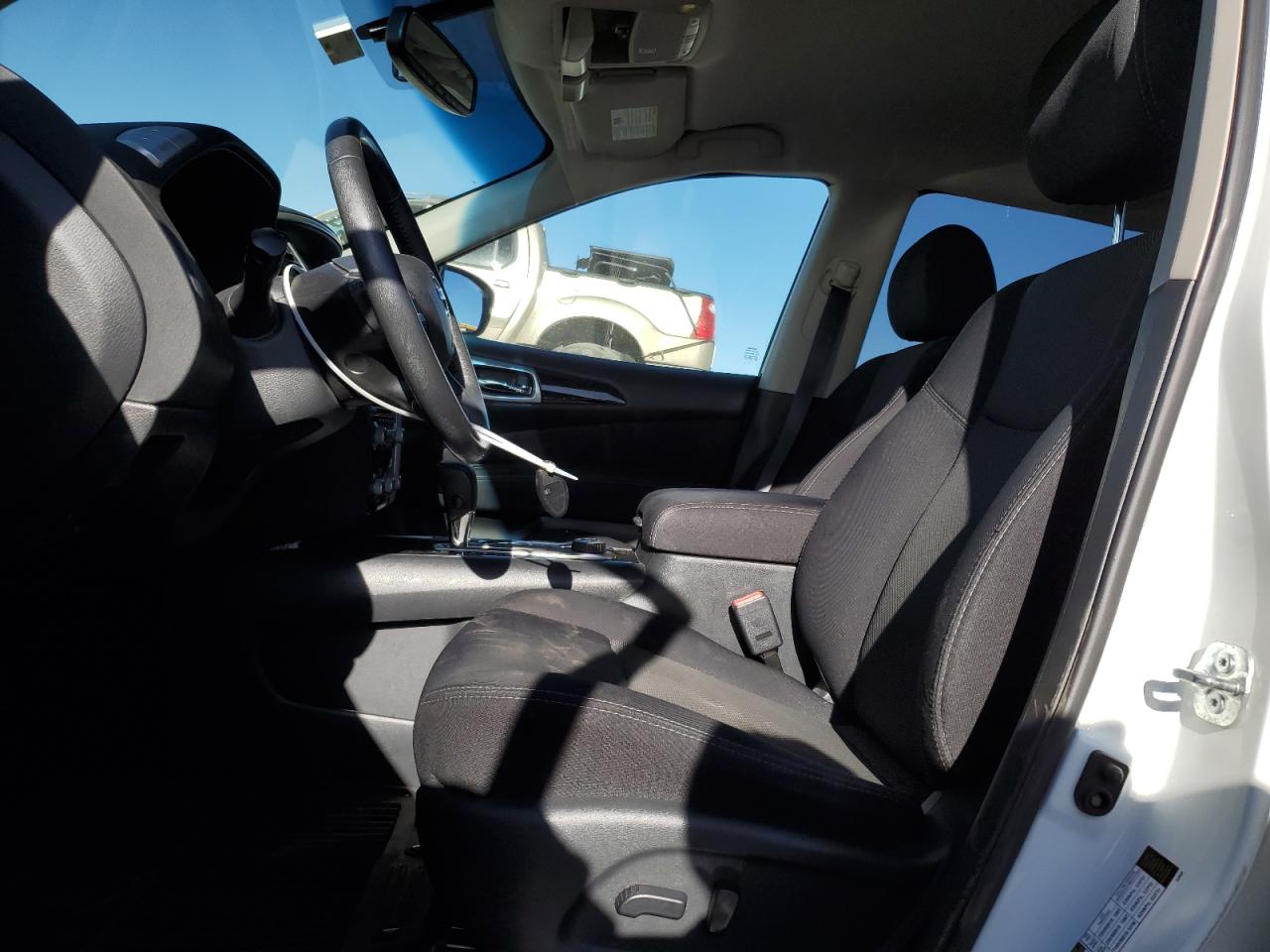 2017 Nissan Pathfinder - Image 7