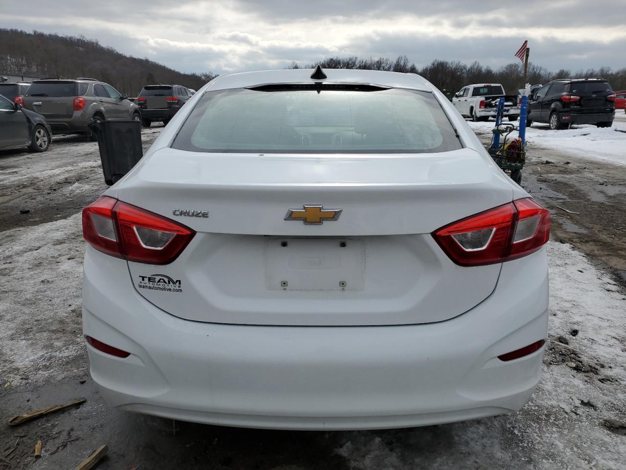 2017 Chevrolet Cruze - Image 6
