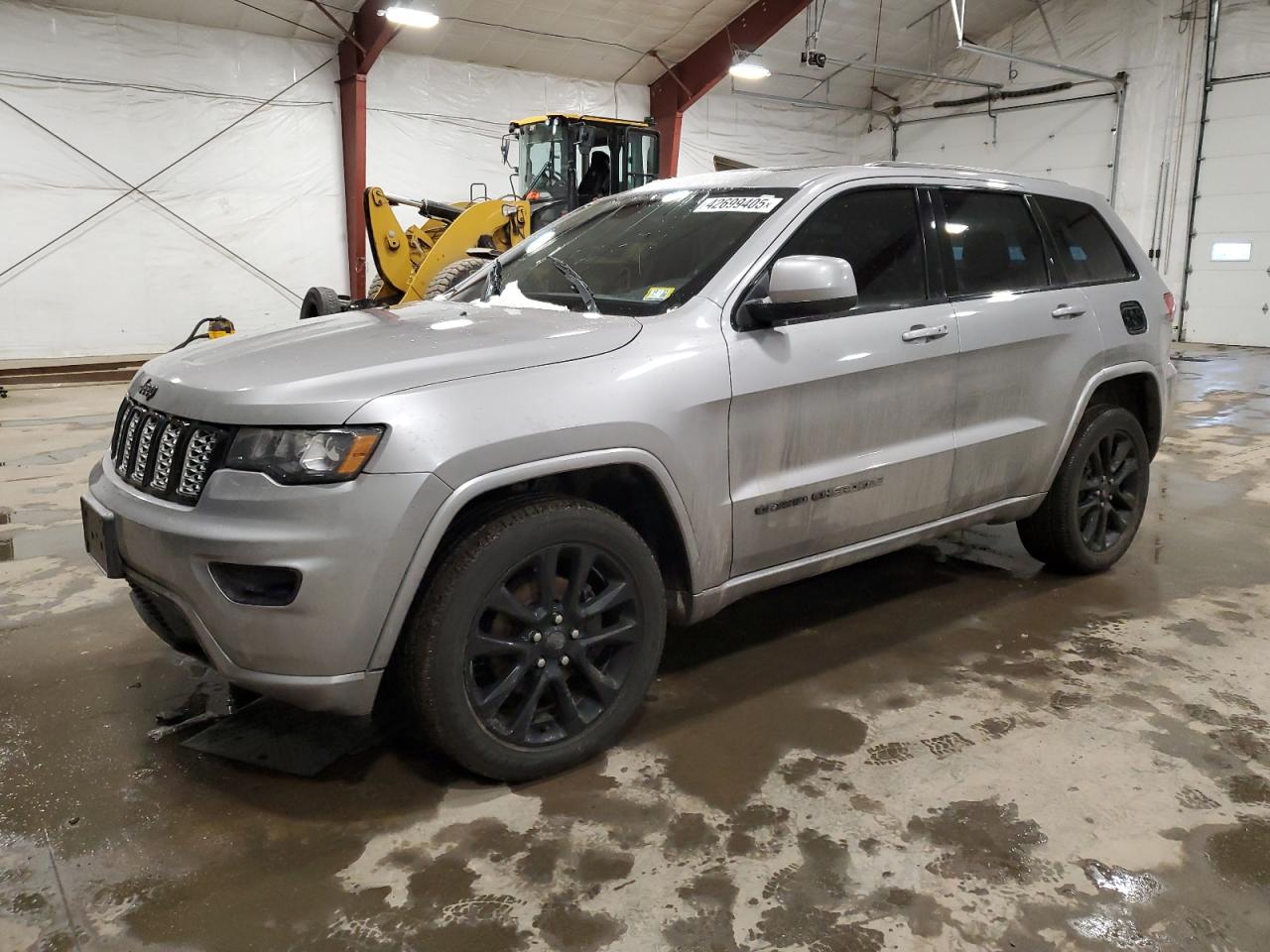 2017 Jeep Grand Cherokee - Image 1