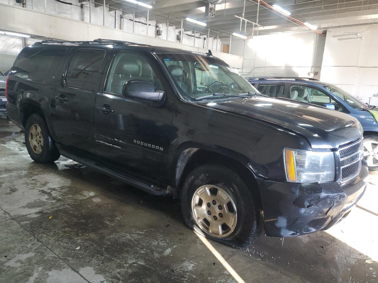 2012 Chevrolet Suburban - Image 4