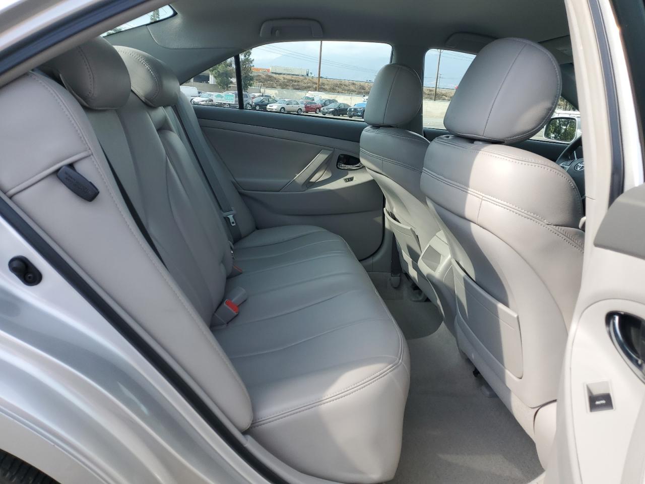 2010 Toyota Camry - Image 10
