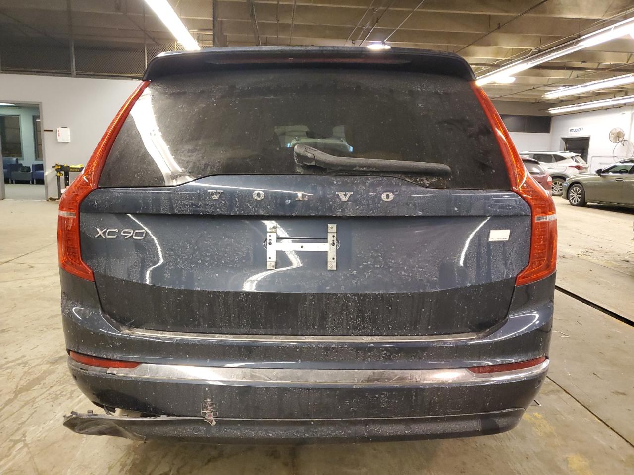 2023 Volvo XC90 - Image 6