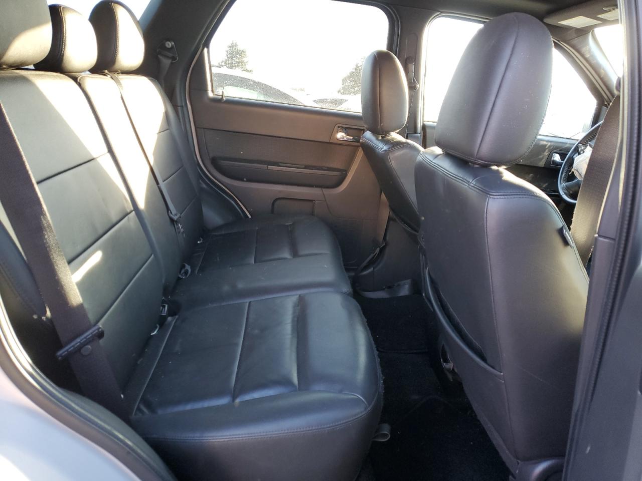 2011 Ford Escape - Image 11
