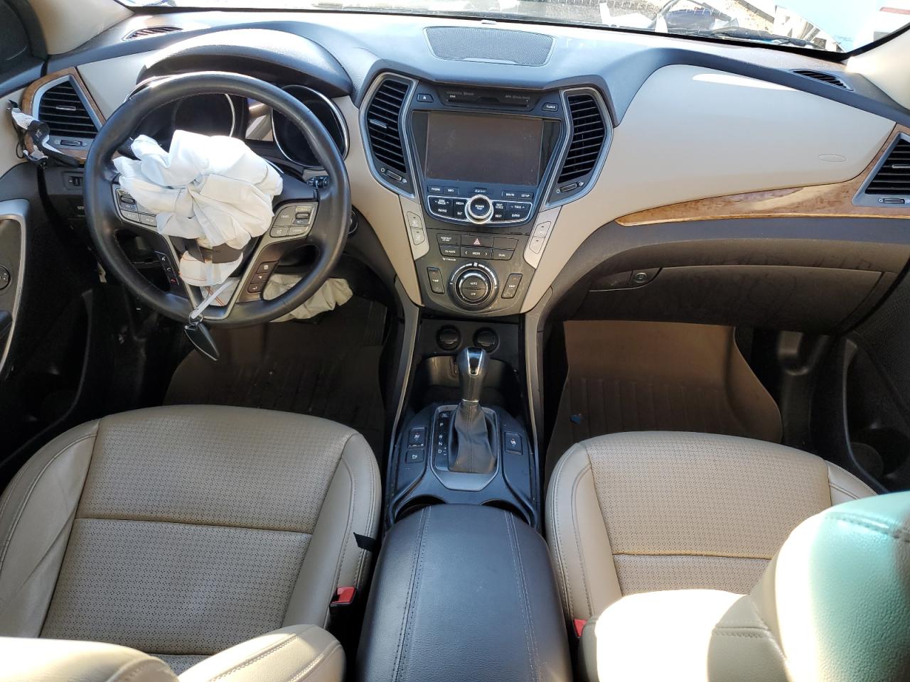 2016 Hyundai Santa Fe - Image 8