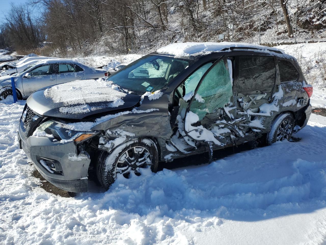 2019 Nissan Pathfinder - Image 1