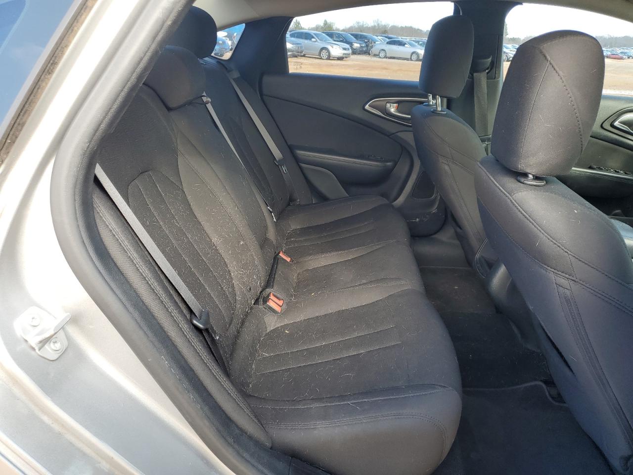 2016 Chrysler 200 - Image 10