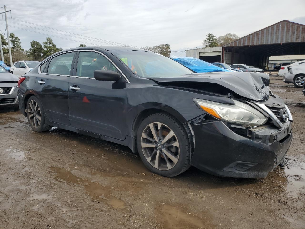 2016 Nissan Altima - Image 4